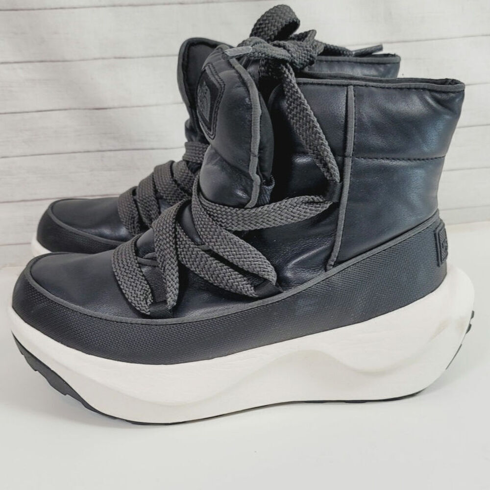 The North Face Halseigh Thermoball Lace Up Waterproof Boot in Black, sz 7